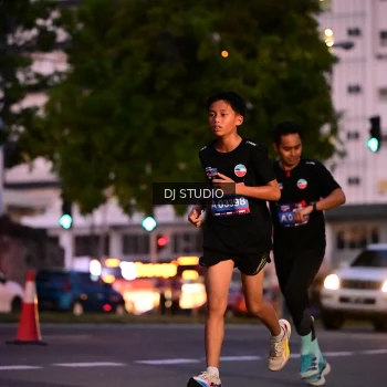 Runner Photo 4109351