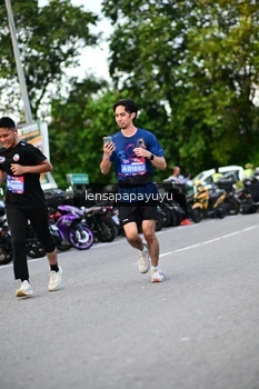 Runner Photo 4109715