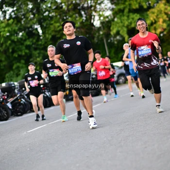 Runner Photo 4109843