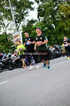Runner Photo 4110004