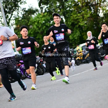 Runner Photo 4110013