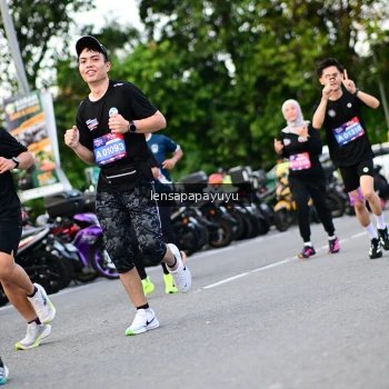 Runner Photo 4110025