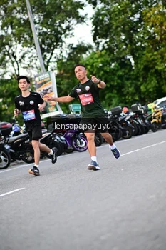 Runner Photo 4110056