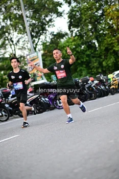 Runner Photo 4110059