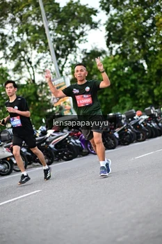 Runner Photo 4110079
