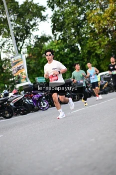 Runner Photo 4110111