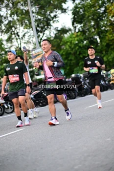Runner Photo 4110260