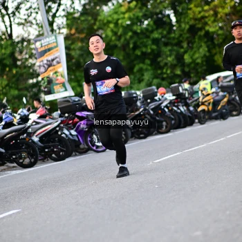 Runner Photo 4110351