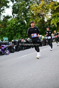 Runner Photo 4110357