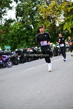 Runner Photo 4110358