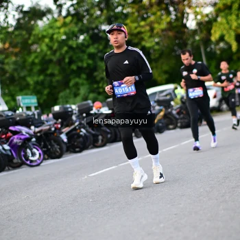 Runner Photo 4110359