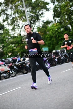 Runner Photo 4110371