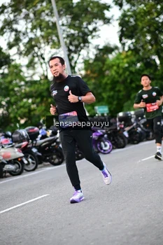 Runner Photo 4110373