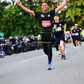 Runner Photo 4110414