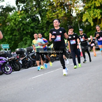 Runner Photo 4110475