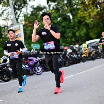 Runner Photo 4110591