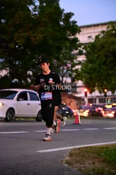 Runner Photo 4110606