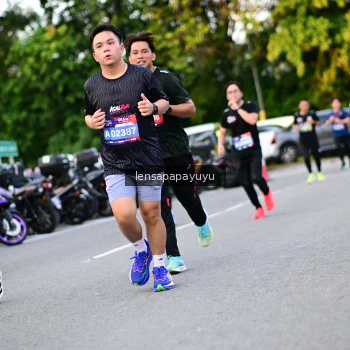 Runner Photo 4110610