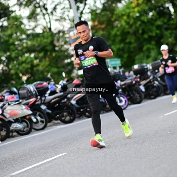 Runner Photo 4110613