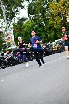 Runner Photo 4110632