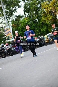 Runner Photo 4110637