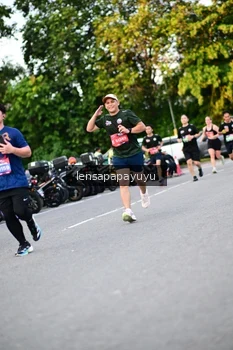 Runner Photo 4110643
