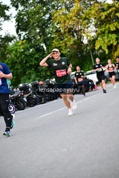Runner Photo 4110679