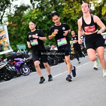Runner Photo 4110700