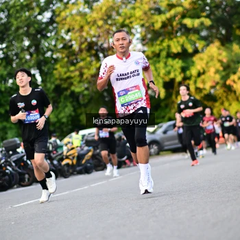 Runner Photo 4110888