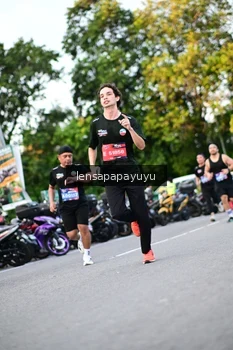 Runner Photo 4110923