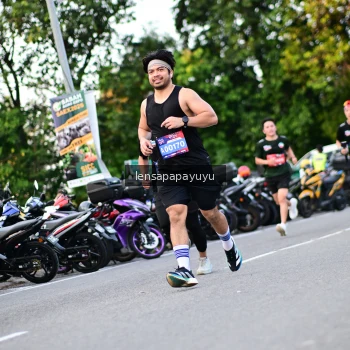 Runner Photo 4110938