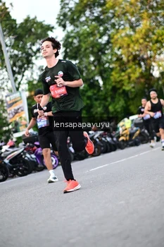 Runner Photo 4110942