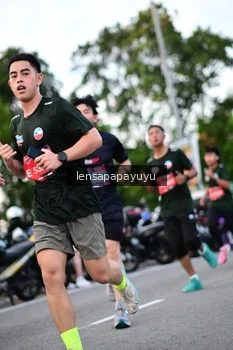 Runner Photo 4111256