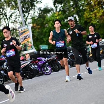 Runner Photo 4111294