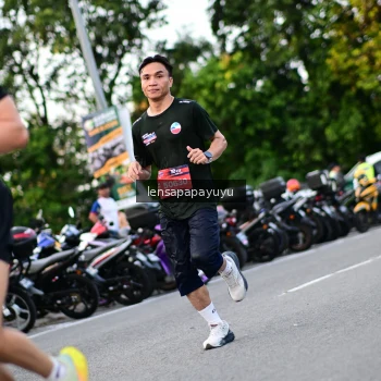 Runner Photo 4111379