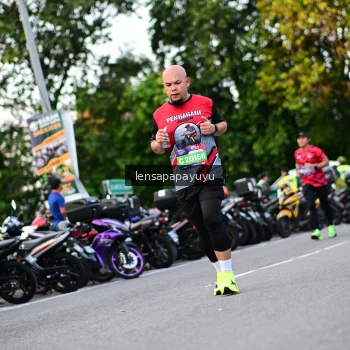 Runner Photo 4111380