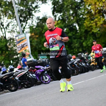 Runner Photo 4111390