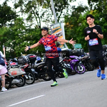 Runner Photo 4111414