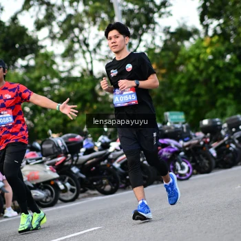 Runner Photo 4111441