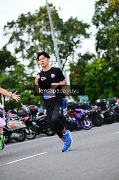 Runner Photo 4111451