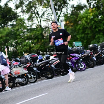 Runner Photo 4111459