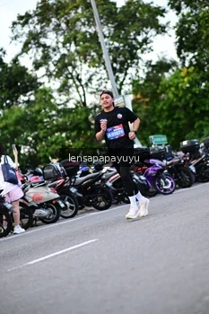 Runner Photo 4111477