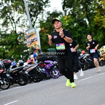 Runner Photo 4111499