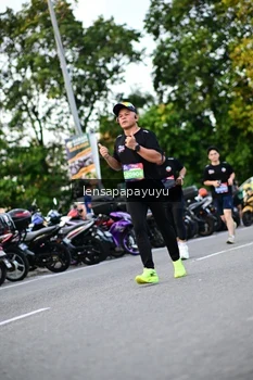 Runner Photo 4111503