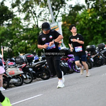 Runner Photo 4111506