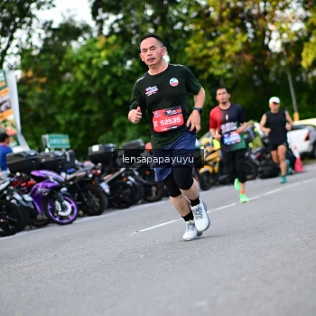 Runner Photo 4111520