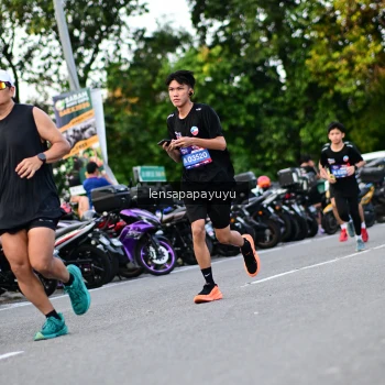 Runner Photo 4111599
