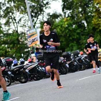 Runner Photo 4111605
