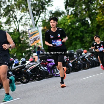 Runner Photo 4111612