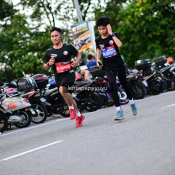Runner Photo 4111614